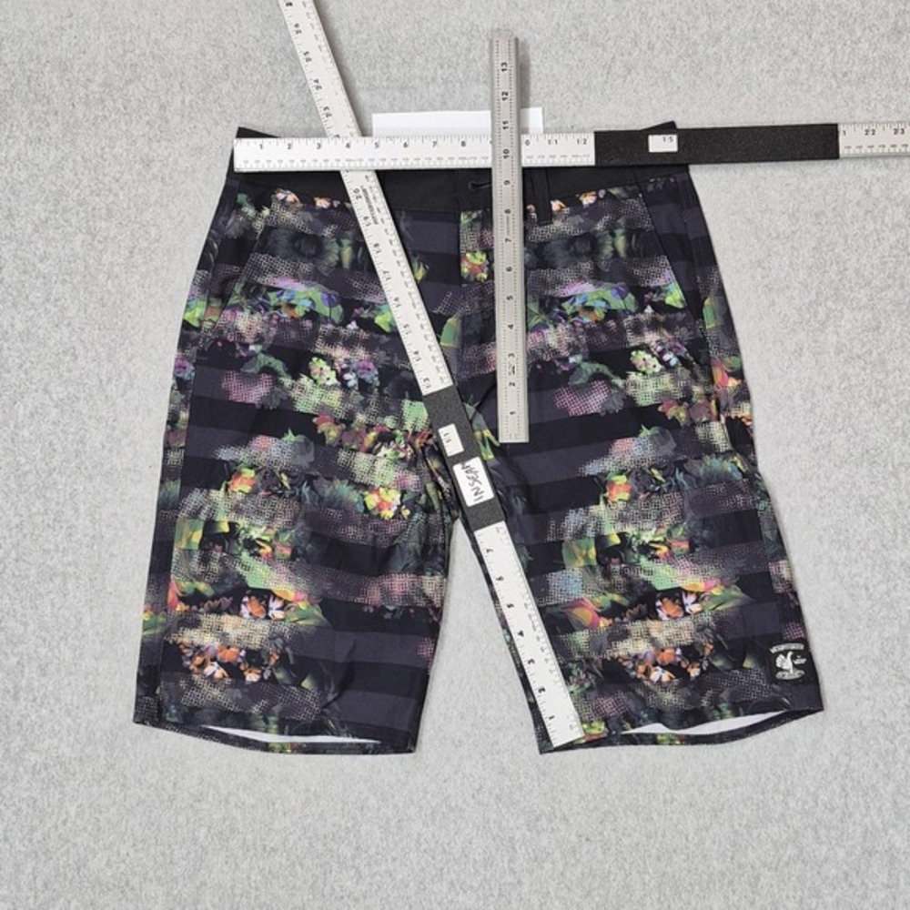 Vans Men Shorts 30 Black Floral Swimwear VANPHIBIAN Boardshorts - Picture 9 of 12